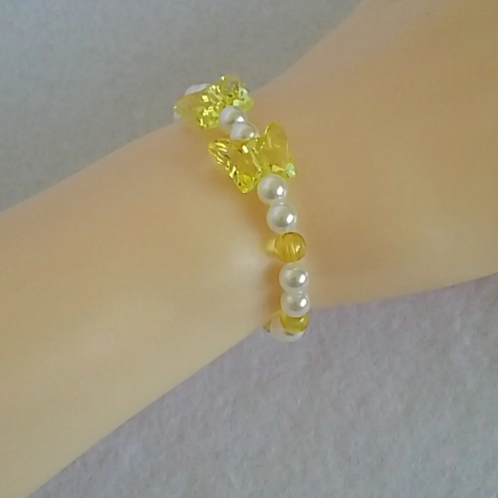 Girls yellow butterfly acrylic beaded stretch bracelet